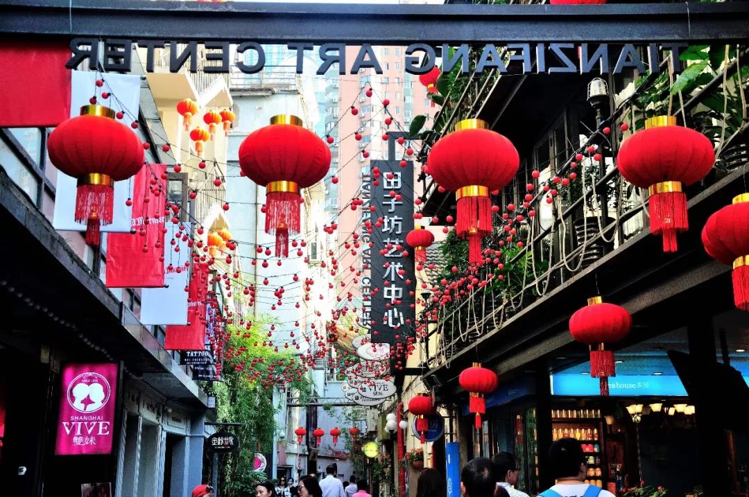  圣保利打造文化街区，足球主题餐厅成网红地标